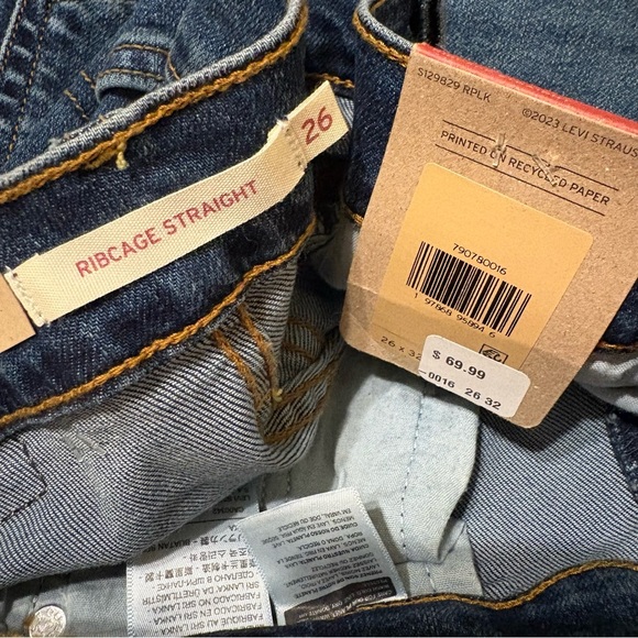NWT Levi’s rib cage straight jeans 26x32 - Picture 4 of 4